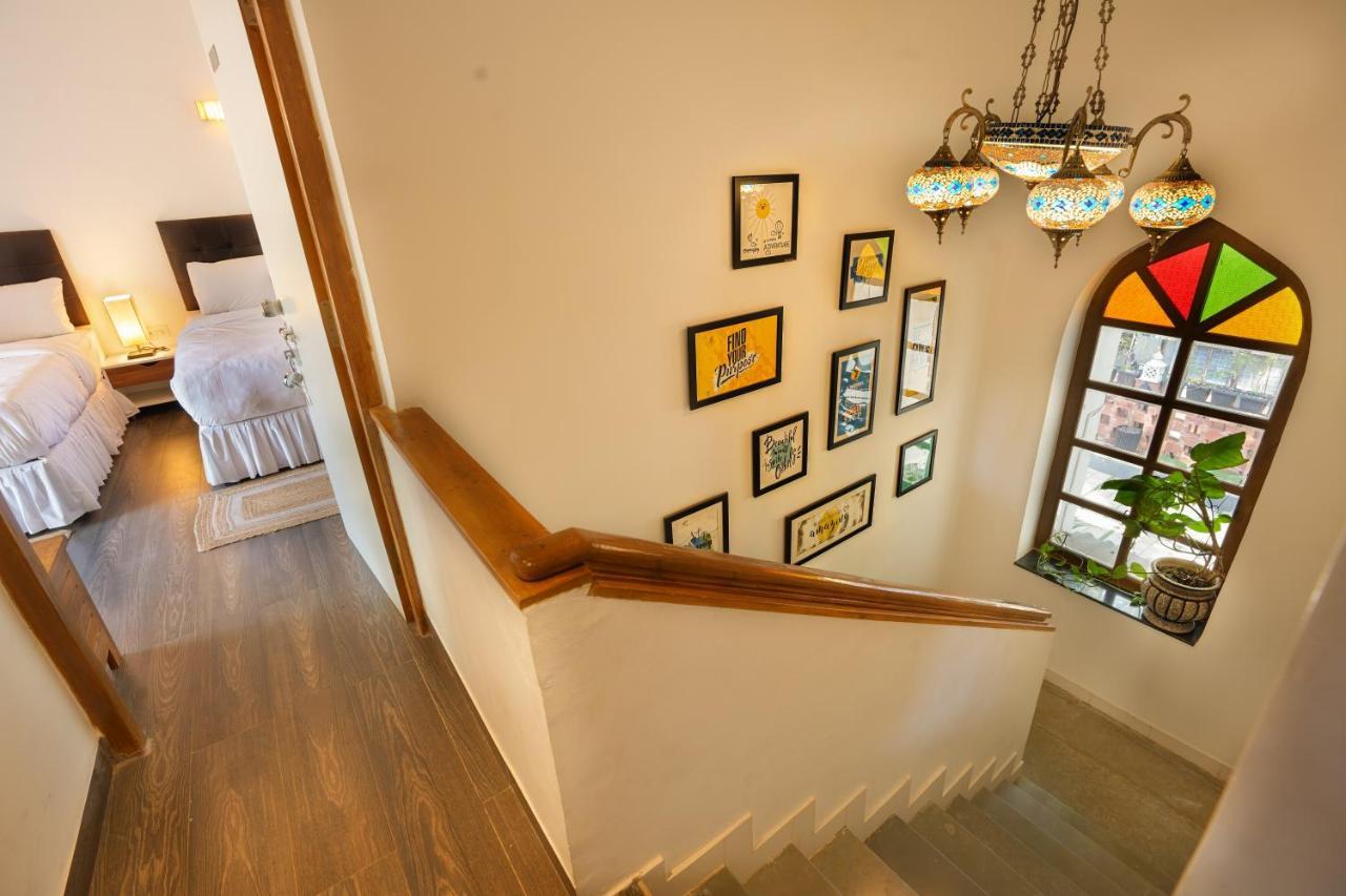 Azalea Villa 潘奇加尼 外观 照片